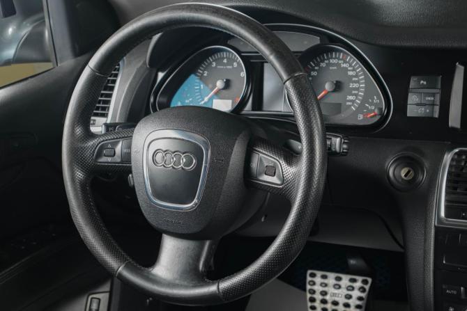 Audi Q7 I (4L) с пробегом 2006 года, цена 1 429 000 рублей, 307000 км, внедорожник, Автокод Объявления