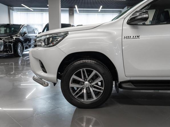 Toyota Hilux VIII с пробегом 2016 года, цена 3 980 000 рублей, 104593 км, пикап, Автокод Объявления