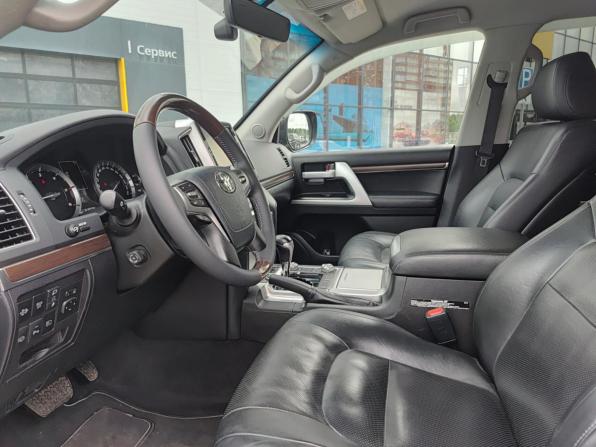 Toyota Land Cruiser 200 Series Рестайлинг 2 с пробегом 2018 года, цена 6 990 000 рублей, 215527 км, внедорожник, Автокод Объявления