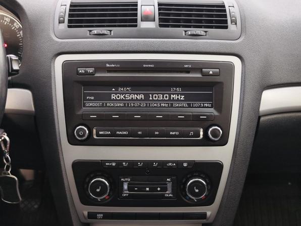 Skoda Octavia II (A5) Рестайлинг с пробегом 2013 года, цена 1 045 000 рублей, 149944 км, лифтбек, Автокод Объявления