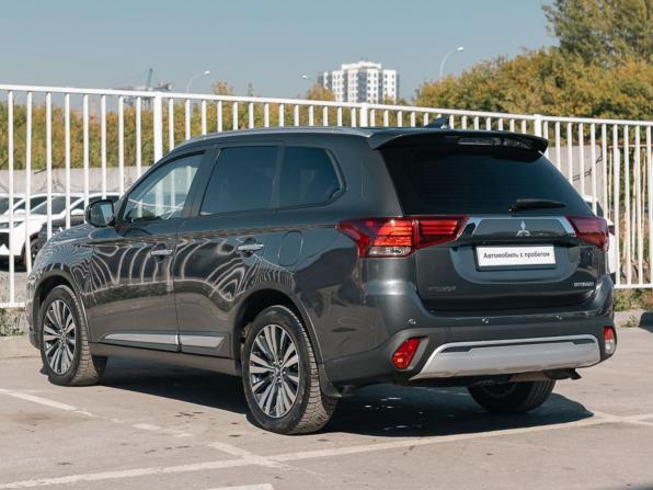 Mitsubishi Outlander III Рестайлинг 3 с пробегом 2019 года, цена 2 050 000 рублей, 184640 км, внедорожник, Автокод Объявления