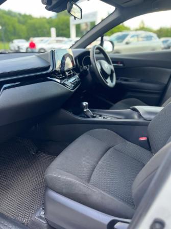 Toyota C-HR I с пробегом 2019 года, цена 1 789 000 рублей, 90333 км, внедорожник, Автокод Объявления