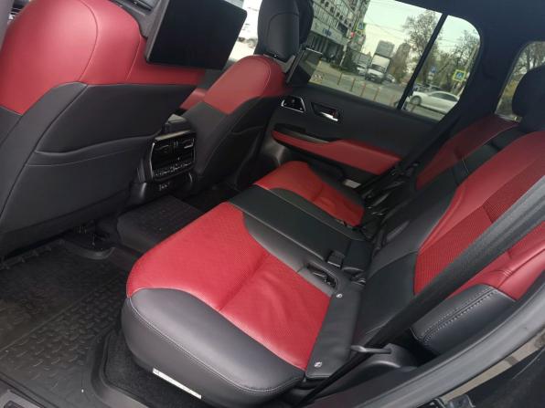 Toyota Land Cruiser 300 Series с пробегом 2023 года, цена 12 700 000 рублей, 37000 км, внедорожник, Автокод Объявления
