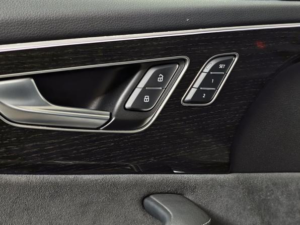 Audi Q8 I (4M) Рестайлинг с пробегом 2024 года, цена 10 999 000 рублей, 29562 км, внедорожник, Автокод Объявления