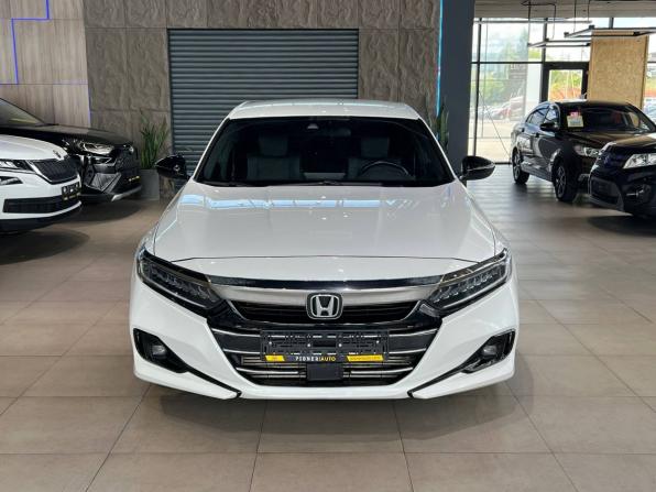 Honda Accord X Рестайлинг с пробегом 2021 года, цена 2 350 000 рублей, 81129 км, седан, Автокод Объявления
