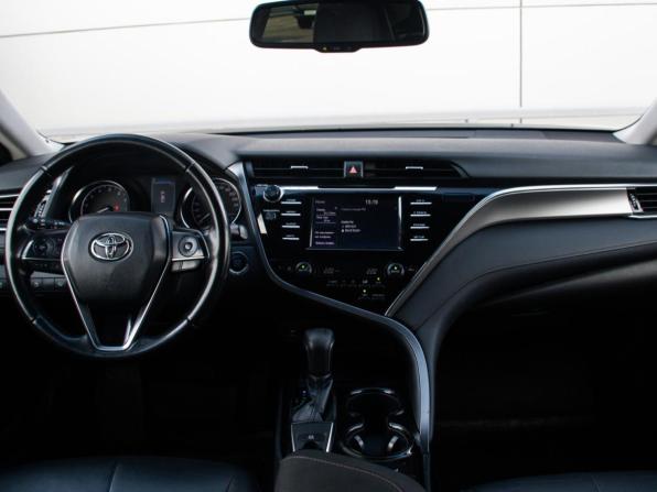 Toyota Camry VIII (XV70) с пробегом 2018 года, цена 2 198 000 рублей, 181789 км, седан, Автокод Объявления