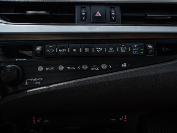 Lexus ES VII с пробегом 2018 года, цена 3 070 500 рублей, 167888 км, седан, Автокод Объявления