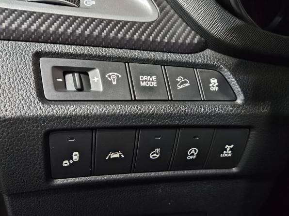 Hyundai Santa Fe III Рестайлинг с пробегом 2016 года, цена 2 370 000 рублей, 194867 км, внедорожник, Автокод Объявления