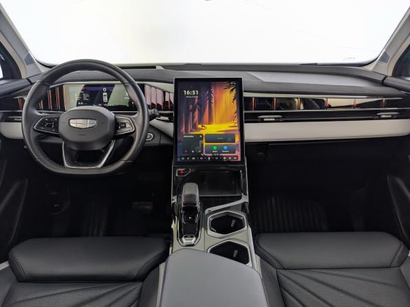Geely Atlas II с пробегом 2024 года, цена 2 650 000 рублей, 43887 км, внедорожник, Автокод Объявления