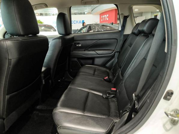 Mitsubishi Outlander III Рестайлинг 2 с пробегом 2015 года, цена 1 650 000 рублей, 232983 км, внедорожник, Автокод Объявления
