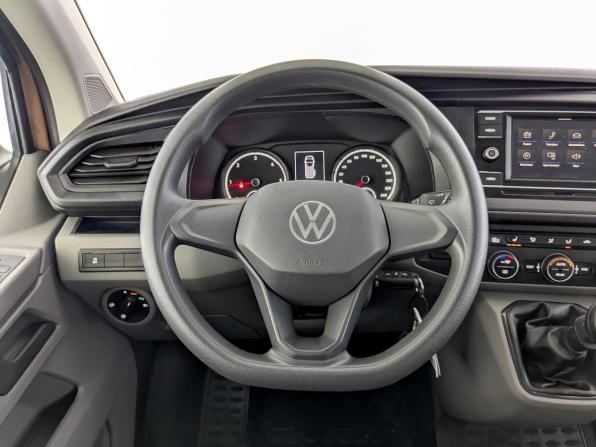 Volkswagen Caravelle T6 Рестайлинг с пробегом 2021 года, цена 4 320 000 рублей, 62925 км, минивэн, Автокод Объявления
