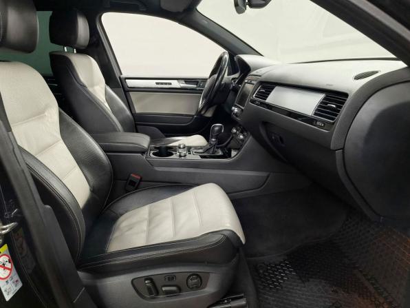 Volkswagen Touareg II Рестайлинг с пробегом 2018 года, цена 2 803 000 рублей, 198087 км, внедорожник, Автокод Объявления