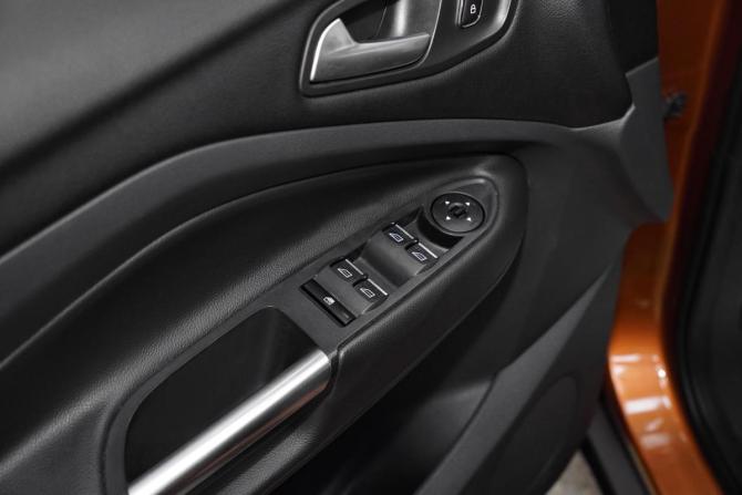 Ford Kuga II с пробегом 2016 года, цена 869 000 рублей, 106000 км, внедорожник, Автокод Объявления