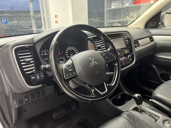 Mitsubishi Outlander III Рестайлинг с пробегом 2015 года, цена 1 620 000 рублей, 125000 км, внедорожник, Автокод Объявления