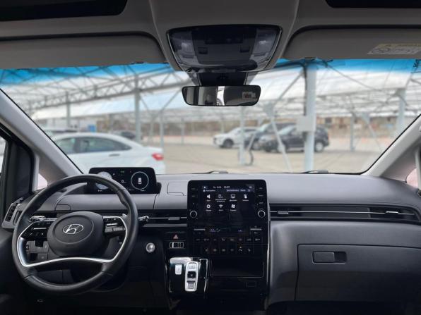 Hyundai Staria I с пробегом 2023 года, цена 5 434 500 рублей, 33603 км, минивэн, Автокод Объявления