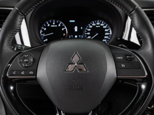 Mitsubishi Outlander III Рестайлинг 3 с пробегом 2019 года, цена 2 299 000 рублей, 85214 км, внедорожник, Автокод Объявления