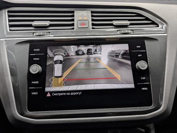 Volkswagen Tiguan II Рестайлинг с пробегом 2021 года, цена 2 655 000 рублей, 74000 км, внедорожник, Автокод Объявления