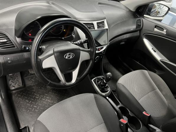 Hyundai Solaris I с пробегом 2014 года, цена 610 000 рублей, 257565 км, хэтчбек, Автокод Объявления