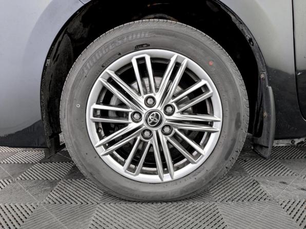 Toyota Corolla XI (E160 E170 E180) Рестайлинг 1 с пробегом 2018 года, цена 1 945 000 рублей, 49594 км, седан, Автокод Объявления