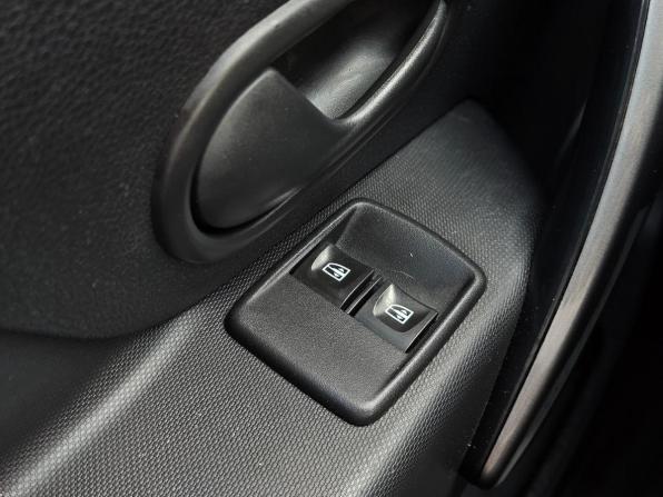 Renault Sandero II с пробегом 2016 года, цена 980 000 рублей, 60000 км, хэтчбек, Автокод Объявления