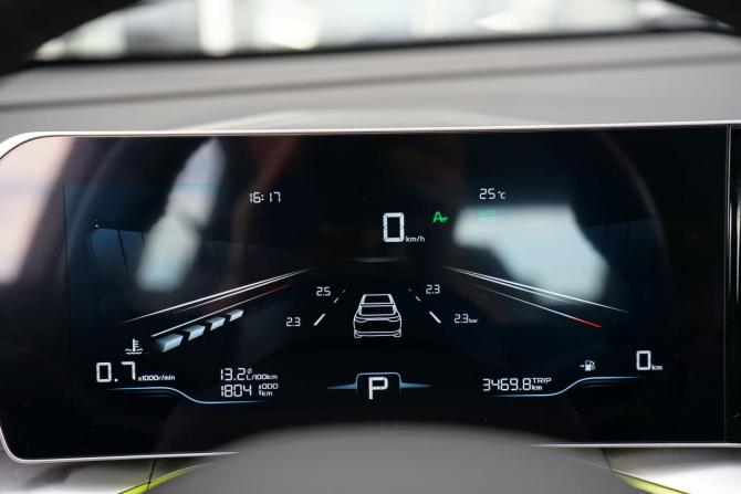 Geely Coolray I Рестайлинг с пробегом 2023 года, цена 2 290 000 рублей, 17000 км, внедорожник, Автокод Объявления