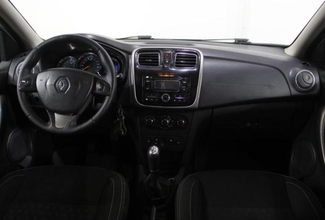 Renault Logan II с пробегом 2017 года, цена 210 000 рублей, 385133 км, седан, Автокод Объявления