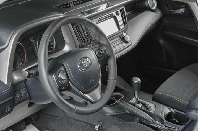 Toyota RAV4 IV (XA40) Рестайлинг с пробегом 2016 года, цена 2 199 000 рублей, 150000 км, внедорожник, Автокод Объявления