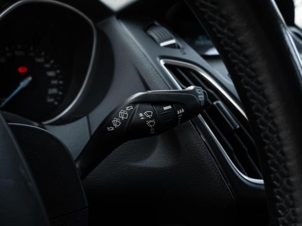 Ford Focus III Рестайлинг с пробегом 2017 года, цена 1 298 000 рублей, 128313 км, хэтчбек, Автокод Объявления