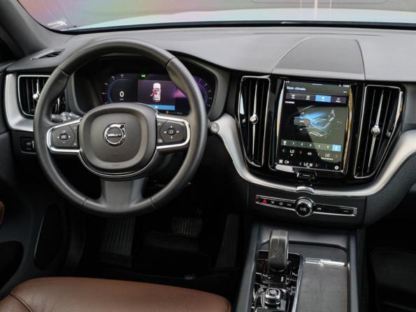 Volvo XC60 II Рестайлинг с пробегом 2021 года, цена 4 400 000 рублей, 25000 км, внедорожник, Автокод Объявления