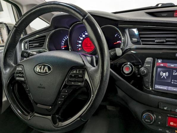 Kia Ceed II Рестайлинг с пробегом 2017 года, цена 1 450 000 рублей, 74537 км, хэтчбек, Автокод Объявления