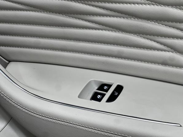 Hongqi HS5 I с пробегом 2023 года, цена 2 630 000 рублей, 76750 км, внедорожник, Автокод Объявления