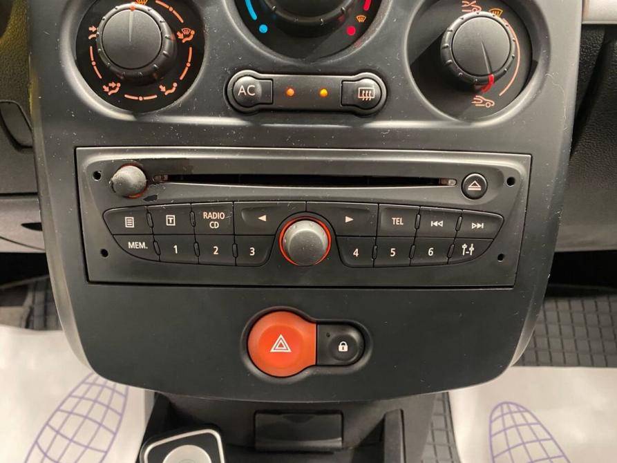 Renault Clio III Санкт-Петербург  - изображение 17