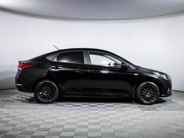 Hyundai Solaris II Рестайлинг с пробегом 2021 года, цена 1 880 000 рублей, 37042 км, седан, Автокод Объявления