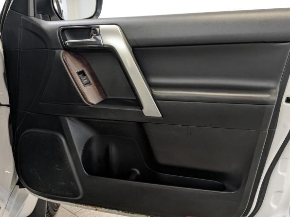 Toyota Land Cruiser Prado 150 Series Рестайлинг 1 с пробегом 2014 года, цена 3 430 000 рублей, 135157 км, внедорожник, Автокод Объявления