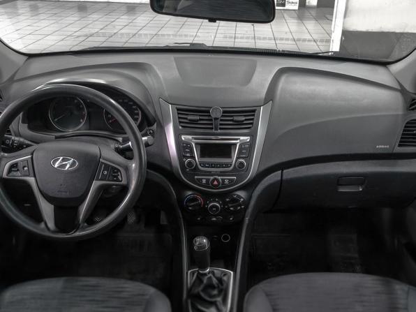 Hyundai Solaris I Рестайлинг с пробегом 2015 года, цена 949 900 рублей, 194000 км, седан, Автокод Объявления