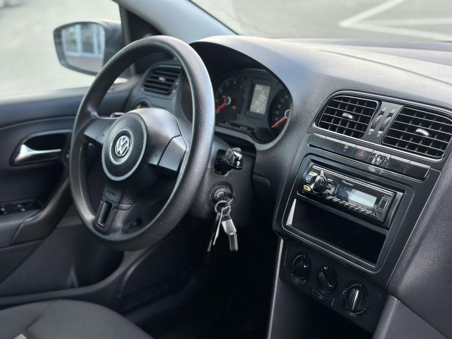 Volkswagen Polo V Рестайлинг Челябинск  - изображение 8