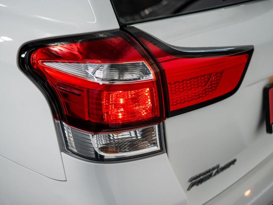 Toyota Corolla XI (E160 E170 E180) Рестайлинг 1 Иркутск  - изображение 20