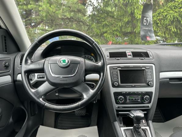 Skoda Octavia II (A5) Рестайлинг с пробегом 2012 года, цена 570 000 рублей, 220997 км, лифтбек, Автокод Объявления