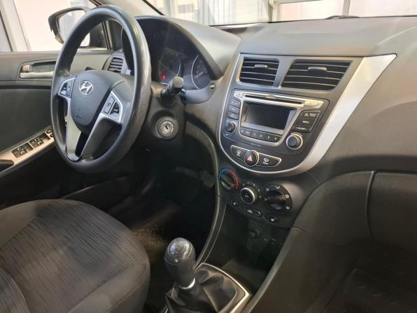 Hyundai Solaris I Рестайлинг с пробегом 2016 года, цена 788 000 рублей, 232000 км, седан, Автокод Объявления
