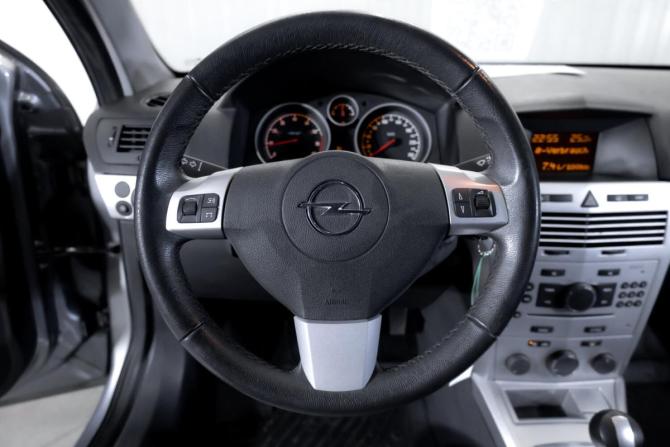 Opel Astra H Рестайлинг с пробегом 2012 года, цена 749 900 рублей, 83385 км, седан, Автокод Объявления