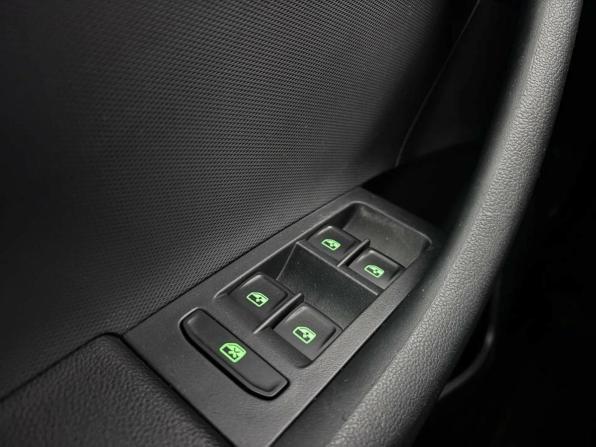 Skoda Rapid I Рестайлинг с пробегом 2019 года, цена 1 219 000 рублей, 86684 км, лифтбек, Автокод Объявления
