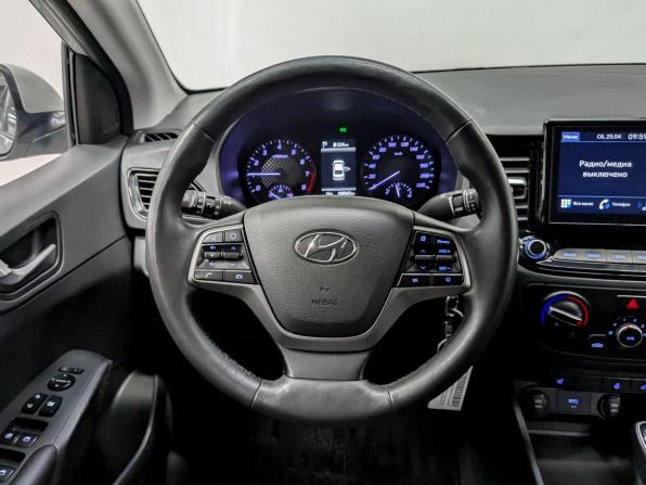 Hyundai Solaris II Рестайлинг с пробегом 2020 года, цена 1 415 000 рублей, 108965 км, седан, Автокод Объявления
