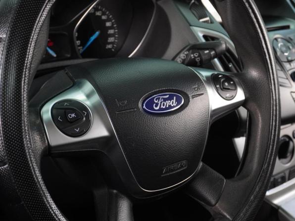 Ford Focus III с пробегом 2015 года, цена 718 070 рублей, 238043 км, универсал, Автокод Объявления