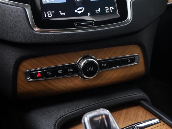 Volvo XC90 II Рестайлинг 1 с пробегом 2021 года, цена 5 099 777 рублей, 58750 км, внедорожник, Автокод Объявления