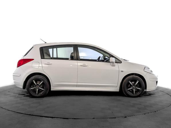 Nissan Tiida I Рестайлинг с пробегом 2013 года, цена 975 000 рублей, 85346 км, хэтчбек, Автокод Объявления