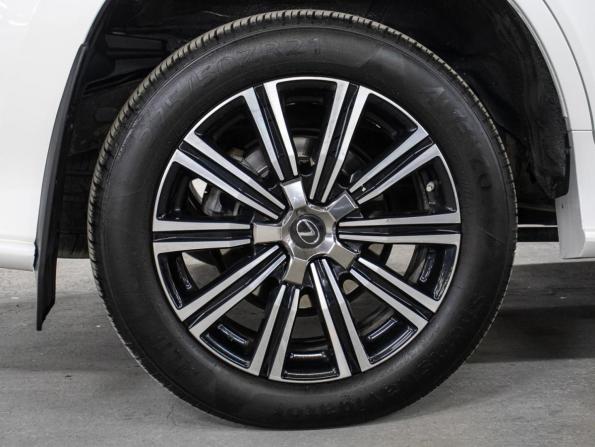Lexus LX III Рестайлинг 2 с пробегом 2019 года, цена 9 350 000 рублей, 121101 км, внедорожник, Автокод Объявления