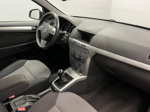Opel Astra H Рестайлинг с пробегом 2010 года, цена 540 000 рублей, 166762 км, седан, Автокод Объявления