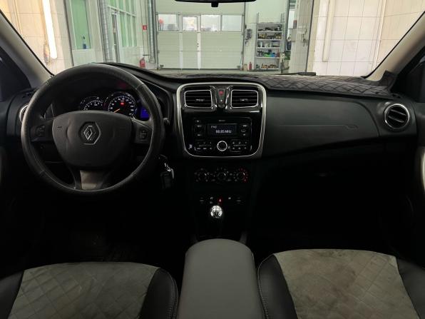 Renault Logan II с пробегом 2018 года, цена 865 000 рублей, 143769 км, седан, Автокод Объявления