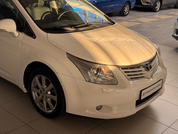 Toyota Avensis III с пробегом 2010 года, цена 1 030 000 рублей, 204550 км, седан, Автокод Объявления