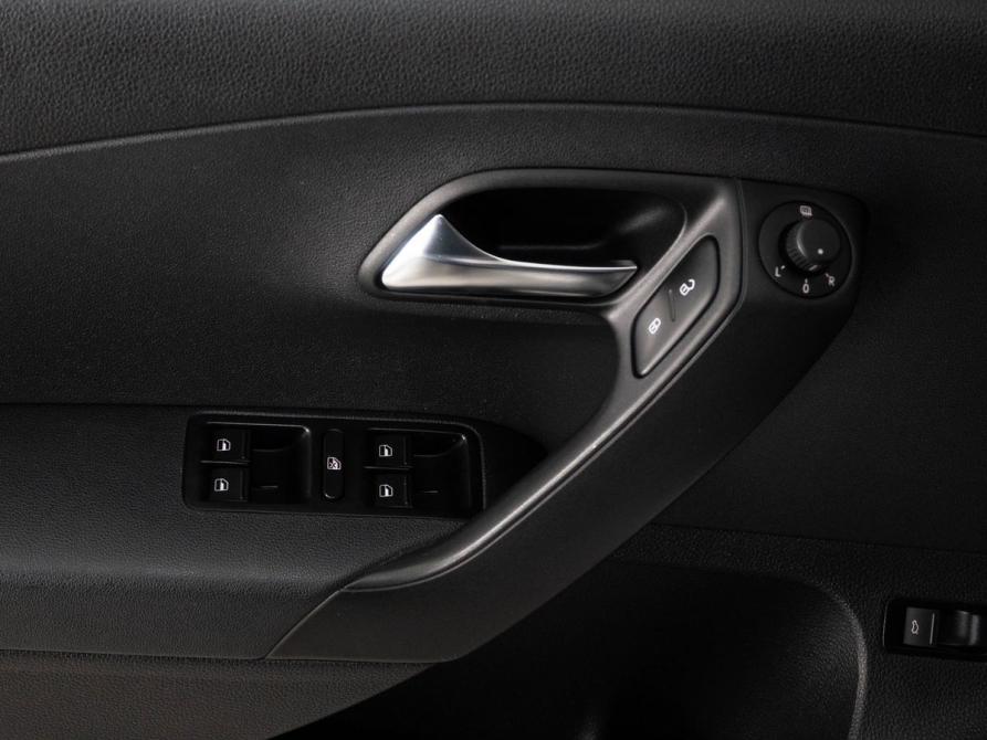 Volkswagen Polo V Рестайлинг Казань  - изображение 15